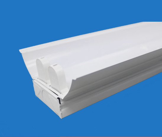 Máng tuýp có chóa kèm chấn lưu