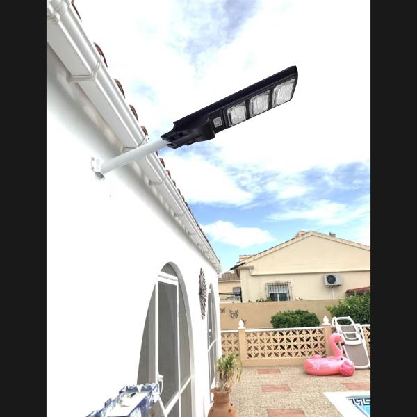 Đèn đường cảm biến năng lượng mặt trời 150W