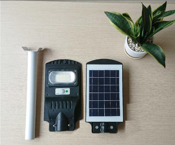 Đèn đường cảm biến năng lượng mặt trời 50W